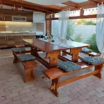 Tulipan Vendeghaz Апартаменты *