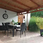 Апартаменты Tulipan Vendeghaz *