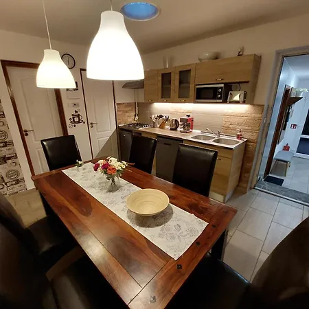 Apartament Tulipan Vendeghaz