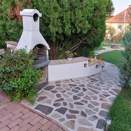 Apartament Tulipan Vendeghaz