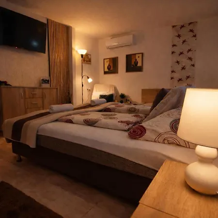 Apartament Tulipan Vendeghaz